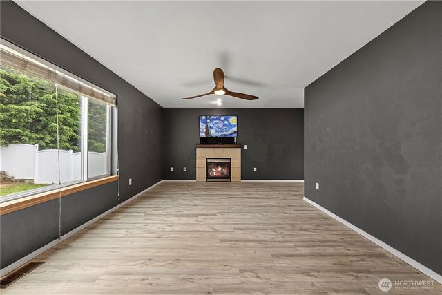 1232 NW Kathleen Drive, Oak Harbor, WA 98277