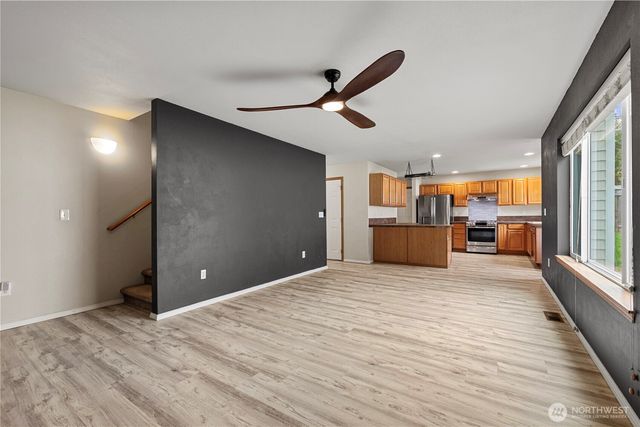 1232 NW Kathleen Drive, Oak Harbor, WA 98277