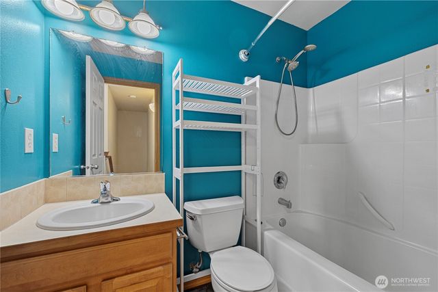 1232 NW Kathleen Drive, Oak Harbor, WA 98277