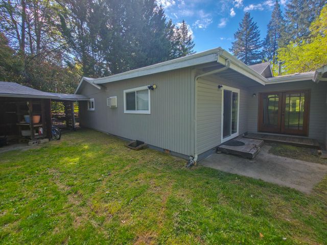 1570 Sleepy Hollow Loop, Grants Pass, OR 97527