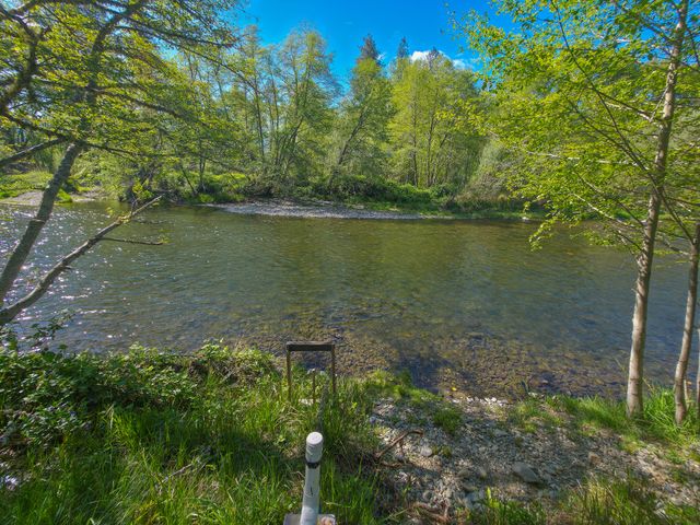 1570 Sleepy Hollow Loop, Grants Pass, OR 97527
