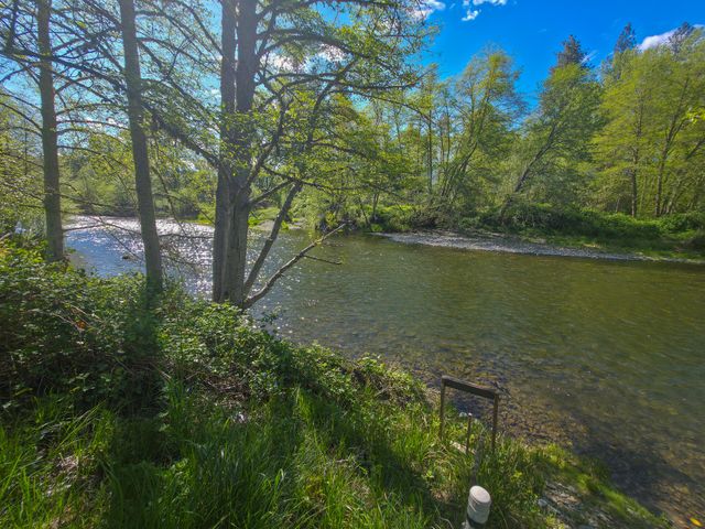 1570 Sleepy Hollow Loop, Grants Pass, OR 97527