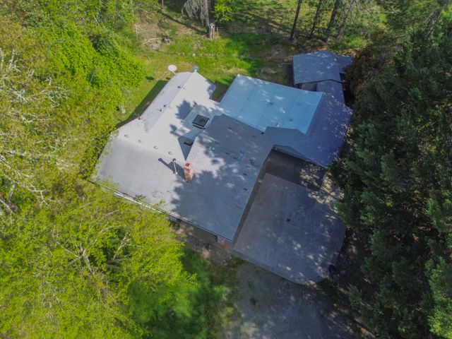 1570 Sleepy Hollow Loop, Grants Pass, OR 97527