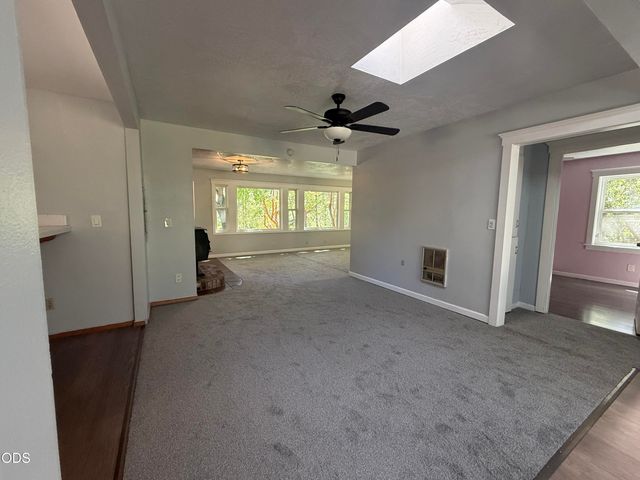 1570 Sleepy Hollow Loop, Grants Pass, OR 97527