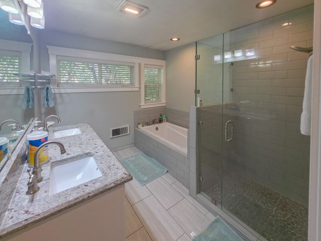 1570 Sleepy Hollow Loop, Grants Pass, OR 97527