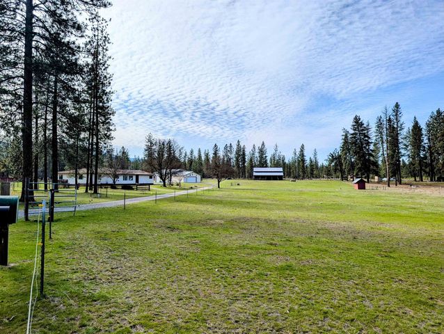 28 Enzyme Ln, Kettle Falls, WA 99141