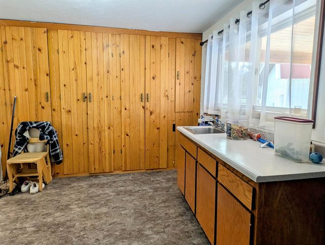 28 Enzyme Ln, Kettle Falls, WA 99141
