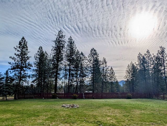 28 Enzyme Ln, Kettle Falls, WA 99141