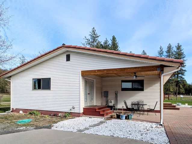 28 Enzyme Ln, Kettle Falls, WA 99141