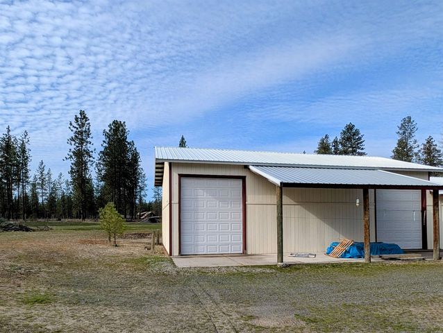 28 Enzyme Ln, Kettle Falls, WA 99141