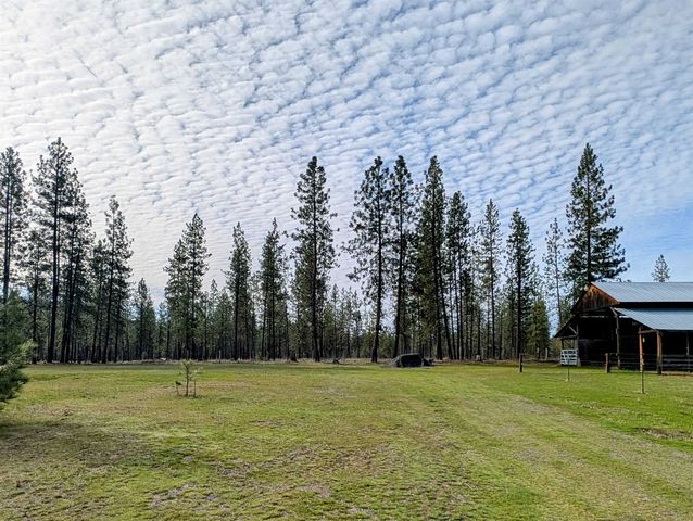 28 Enzyme Ln, Kettle Falls, WA 99141