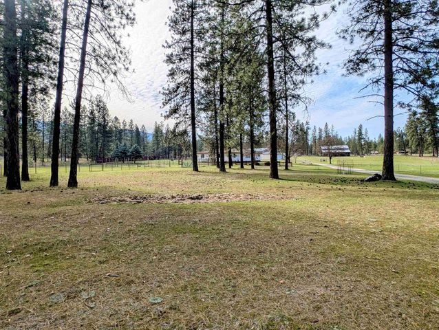 28 Enzyme Ln, Kettle Falls, WA 99141