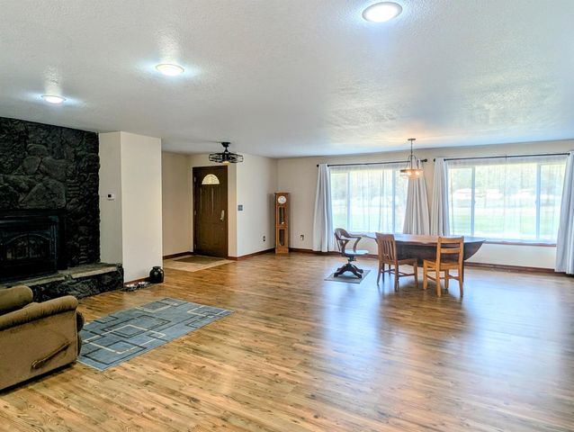 28 Enzyme Ln, Kettle Falls, WA 99141