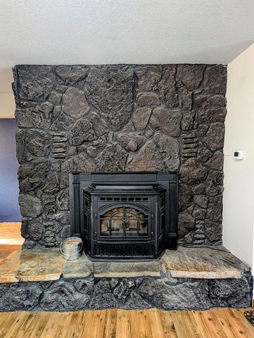 28 Enzyme Ln, Kettle Falls, WA 99141