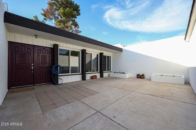 194 E Laguna Drive E, Litchfield Park, AZ 85340