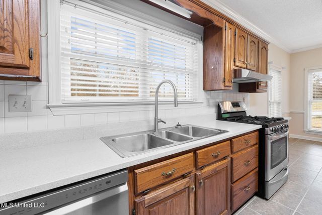 6440 Nellwood Drive, Olive Branch, MS 38654