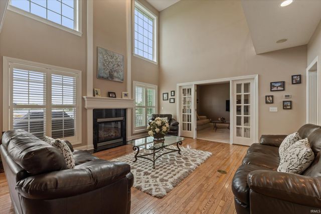 51280 Coveside Drive, Granger, IN 46530