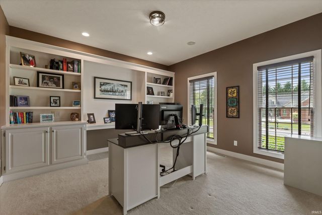 51280 Coveside Drive, Granger, IN 46530