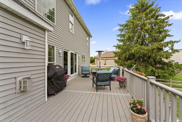 51280 Coveside Drive, Granger, IN 46530