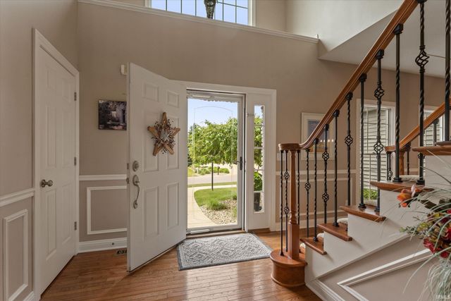 51280 Coveside Drive, Granger, IN 46530