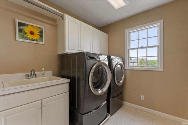51280 Coveside Drive, Granger, IN 46530
