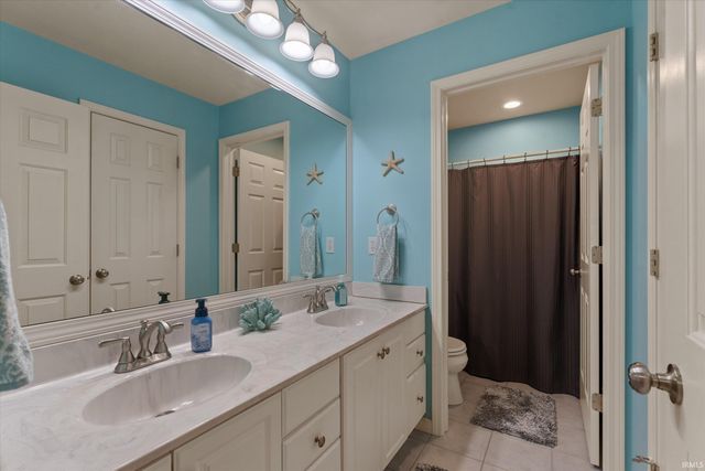 51280 Coveside Drive, Granger, IN 46530