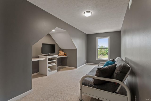 51280 Coveside Drive, Granger, IN 46530