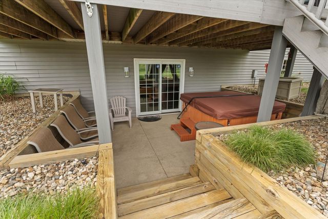 51280 Coveside Drive, Granger, IN 46530