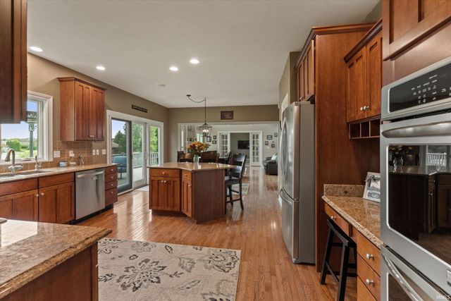 51280 Coveside Drive, Granger, IN 46530
