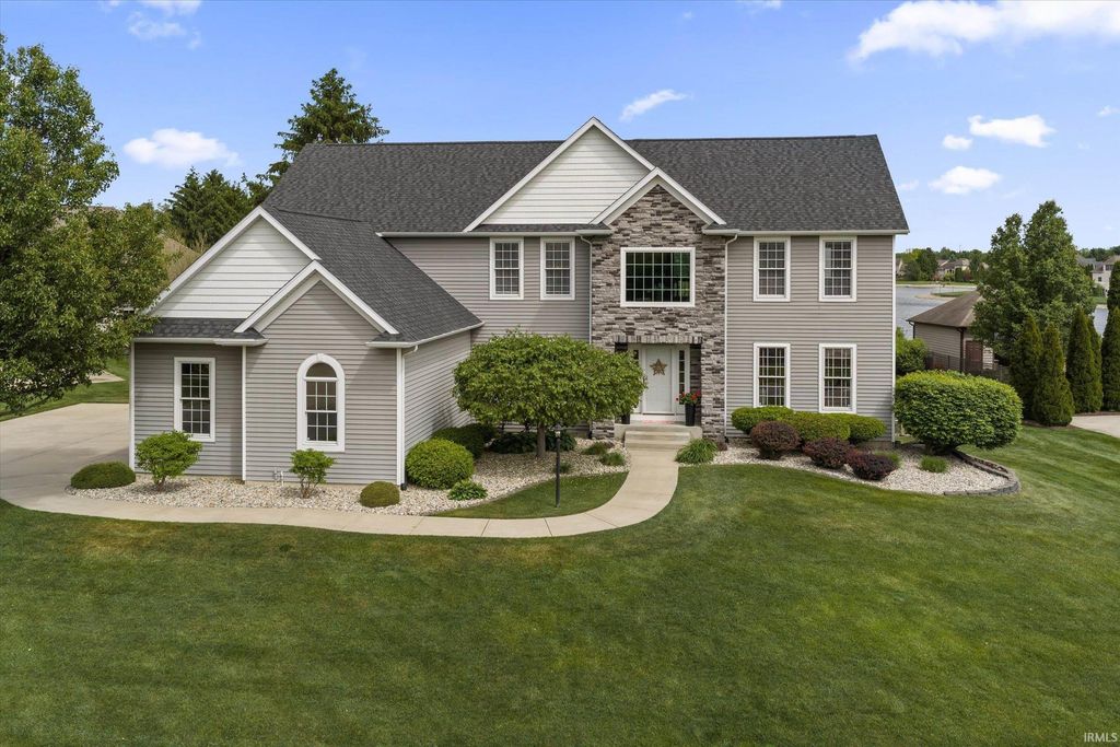 51280 Coveside Drive, Granger, IN 46530