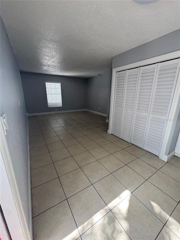 5708 N LINCOLN AVENUE C, Tampa, FL 33614