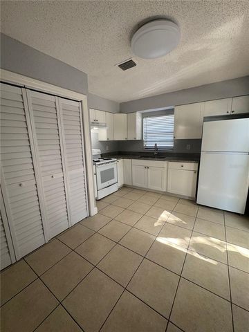 5708 N LINCOLN AVENUE C, Tampa, FL 33614
