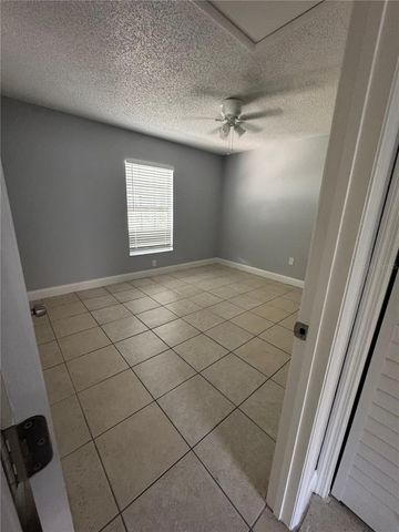 5708 N LINCOLN AVENUE C, Tampa, FL 33614