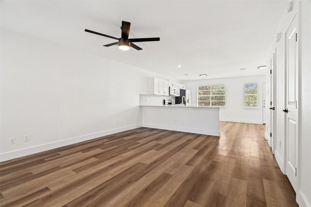 1810 River Crossing CR CIR B, Austin, TX 78741