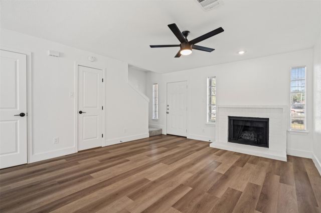 1810 River Crossing CR CIR B, Austin, TX 78741
