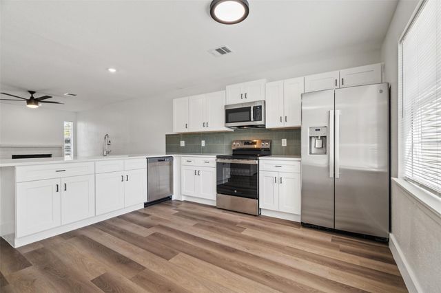 1810 River Crossing CR CIR B, Austin, TX 78741