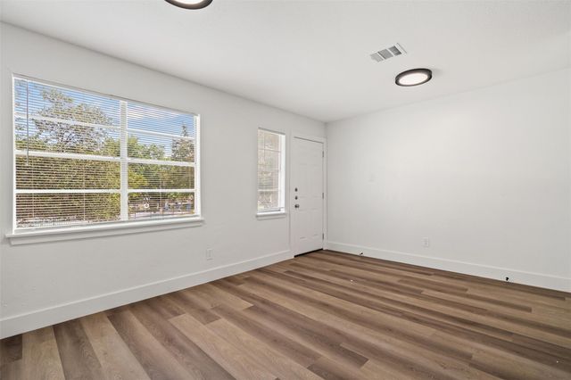 1810 River Crossing CR CIR B, Austin, TX 78741