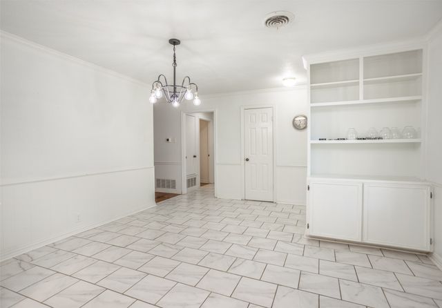 2003 Oneal Street, Gainesville, TX 76240