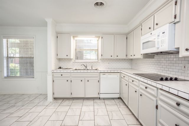 2003 Oneal Street, Gainesville, TX 76240