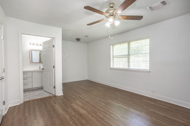 2003 Oneal Street, Gainesville, TX 76240
