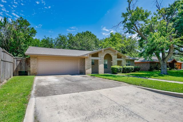 2003 Oneal Street, Gainesville, TX 76240