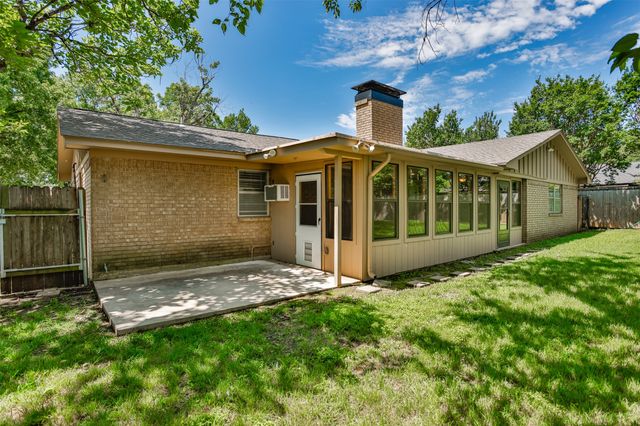 2003 Oneal Street, Gainesville, TX 76240