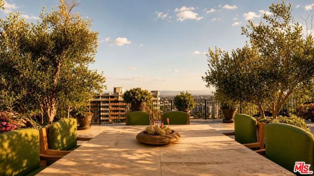 8740 W Saint Ives Drive, West Hollywood, CA 90069