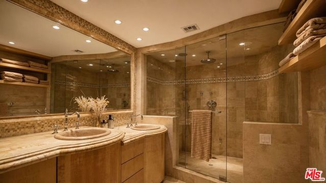 8740 W Saint Ives Drive, West Hollywood, CA 90069