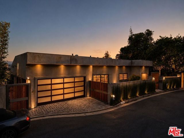 8740 W Saint Ives Drive, West Hollywood, CA 90069