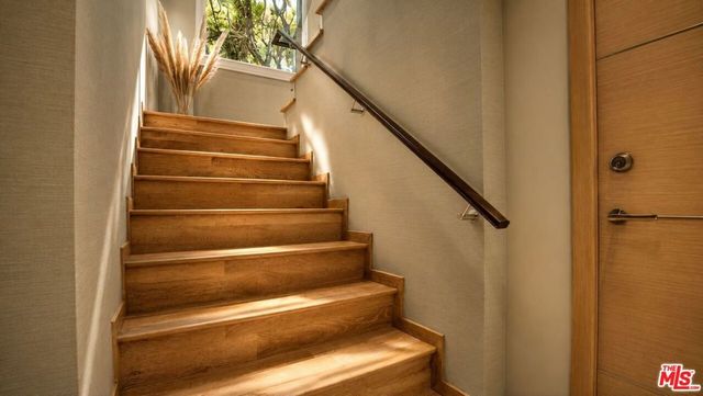 8740 W Saint Ives Drive, West Hollywood, CA 90069