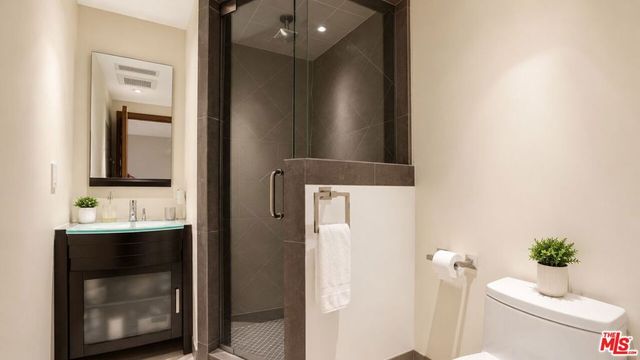 8740 W Saint Ives Drive, West Hollywood, CA 90069