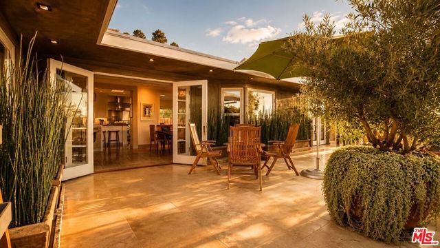 8740 W Saint Ives Drive, West Hollywood, CA 90069