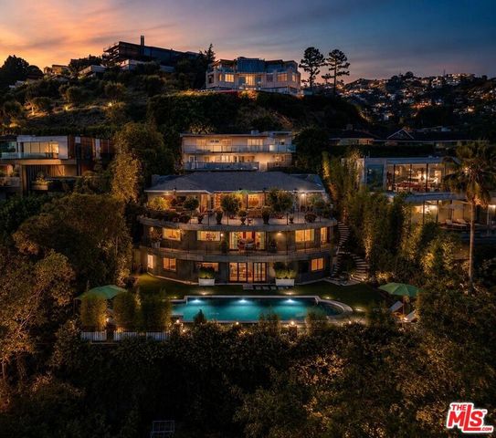 8740 W Saint Ives Drive, West Hollywood, CA 90069