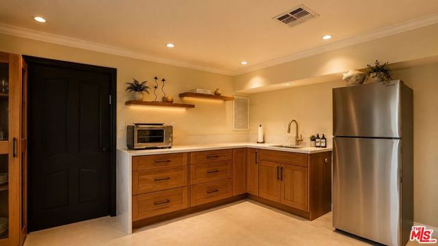 8740 W Saint Ives Drive, West Hollywood, CA 90069